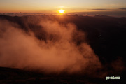 日の出 2009-9-20 撮影地：羊蹄山山頂